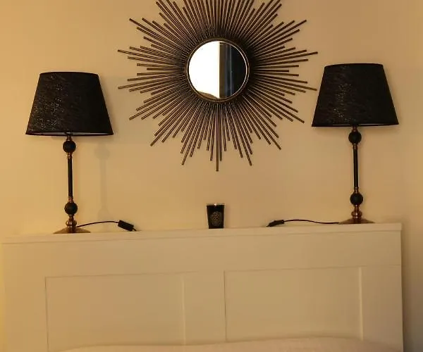 Le Floreal, Great Quiet Appt In Very Town Center *